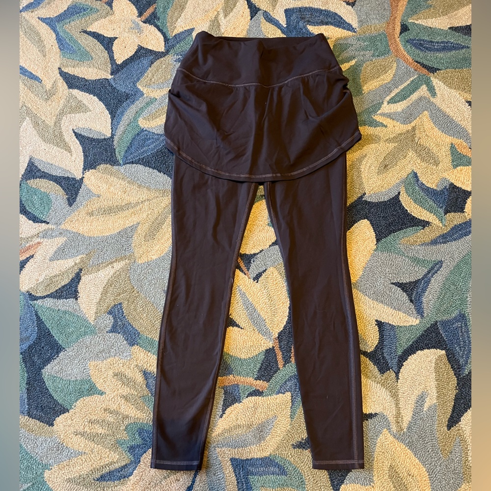 Athleta gray chaturanga 2 in 1 tights grey size XS